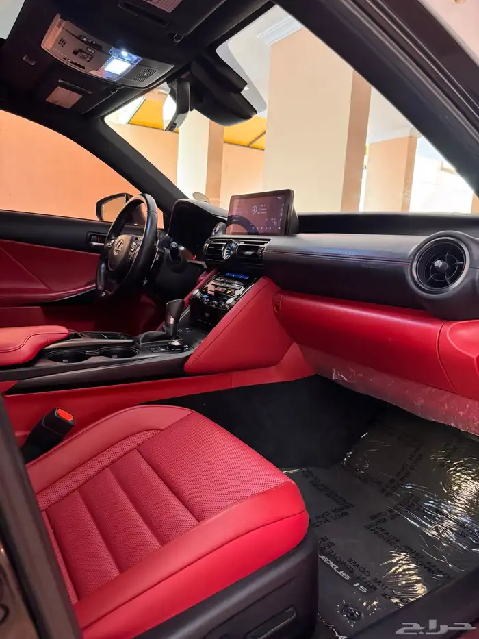 لكزس IS 350 F 2023 فل 29