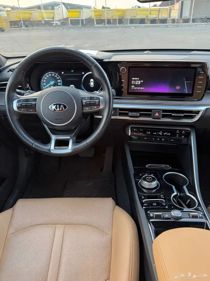 كيا K5 اعلا مواصفات بدون بنورما 2021 داخل جملي للبيع 14