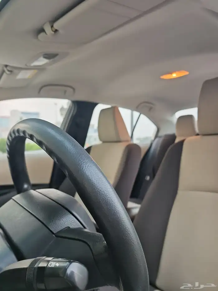 كورولا وكاله عداد 60 الف فقط 12