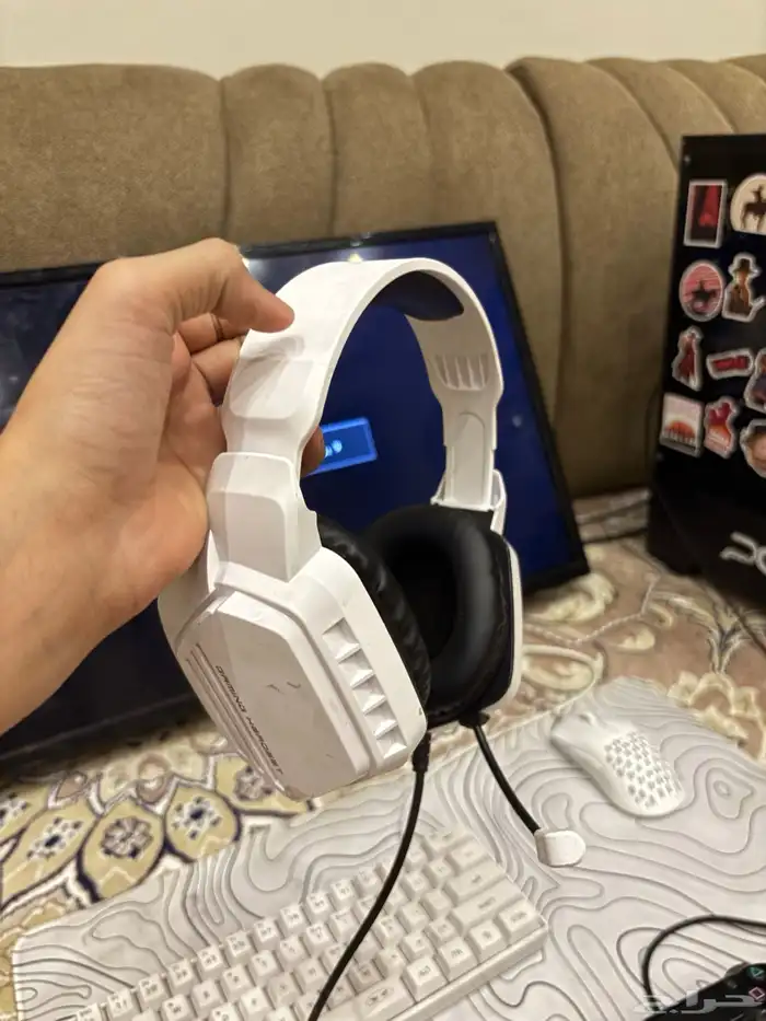 PCقينمق معه شاشة 32 بوصه و دركسون 2