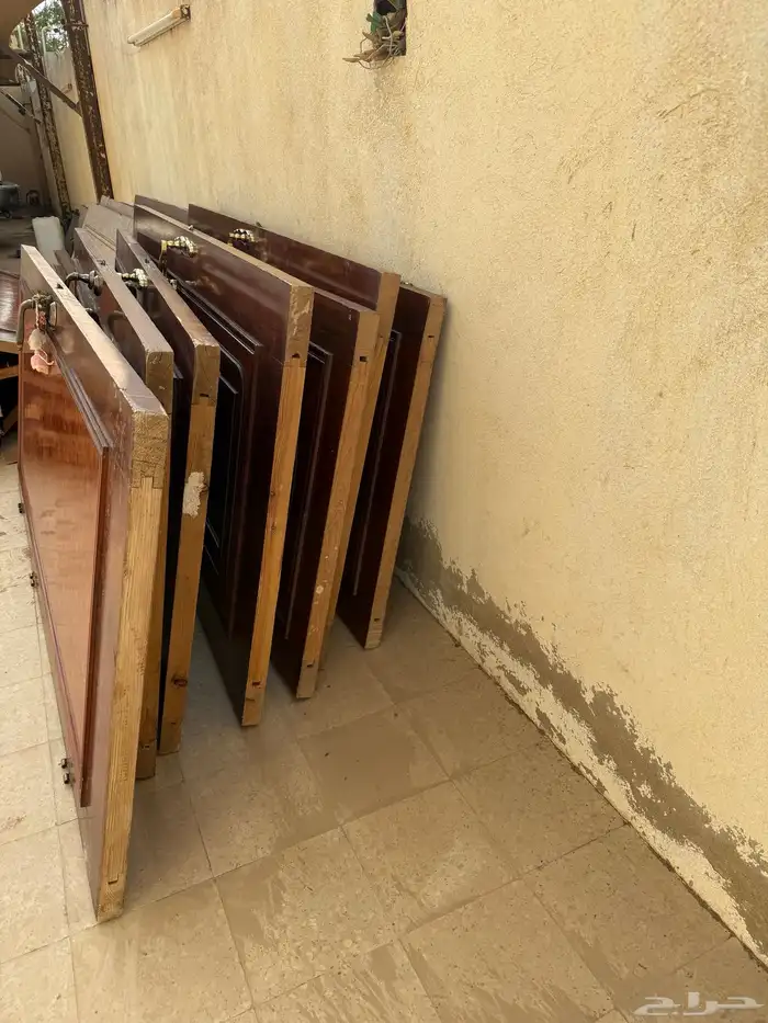 للبيع بيبان خشب 8