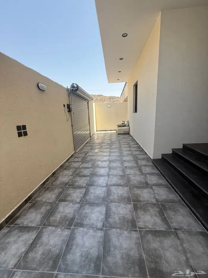 عمار للبيع في مخطط ولي العهد 8 مفصولة 4