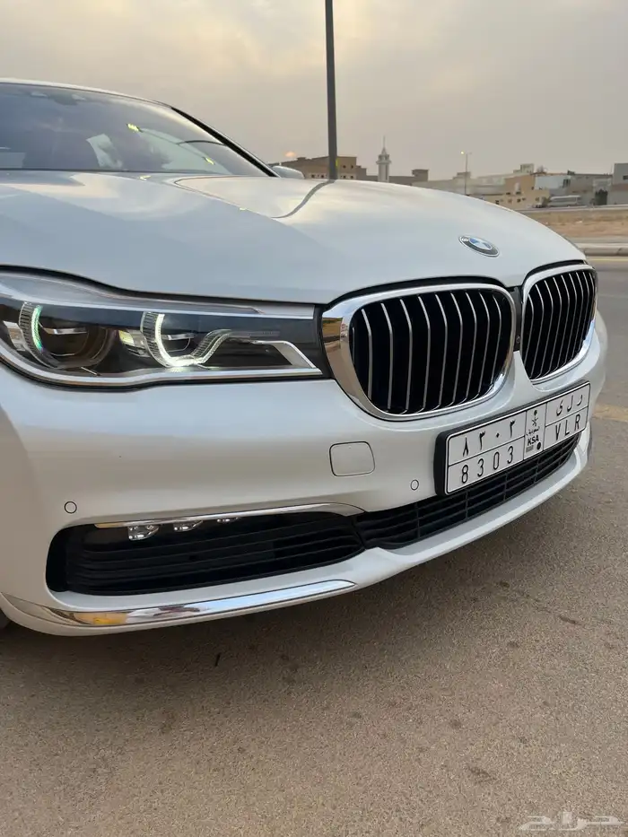 بي ام دبليو 730 2019 مخزن 10