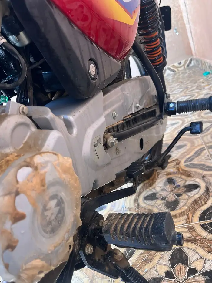 دراجه نارية من تصنيع شركة Bajaj Auto Ltd الهندية. 3