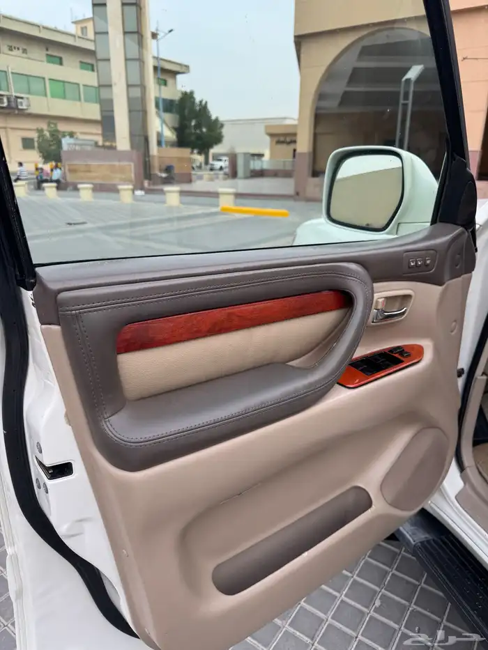 جيب لكزس LX4700 16