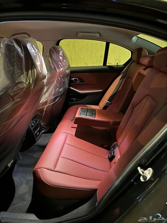 بي ام دبليو 318i جديد اسود 16