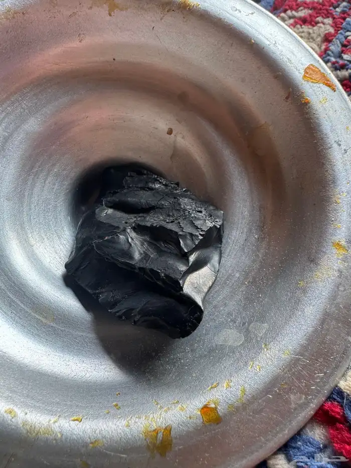 نيزك حجر من نيزك جاي من الفضاء 1