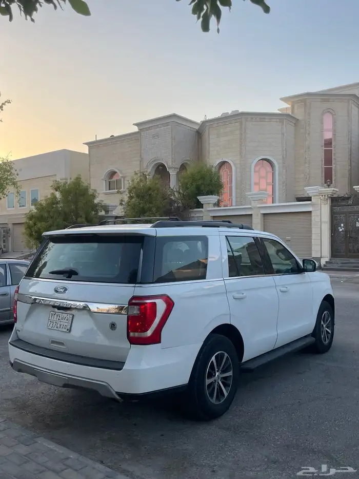 فورد اكسبيدشن 2018 11