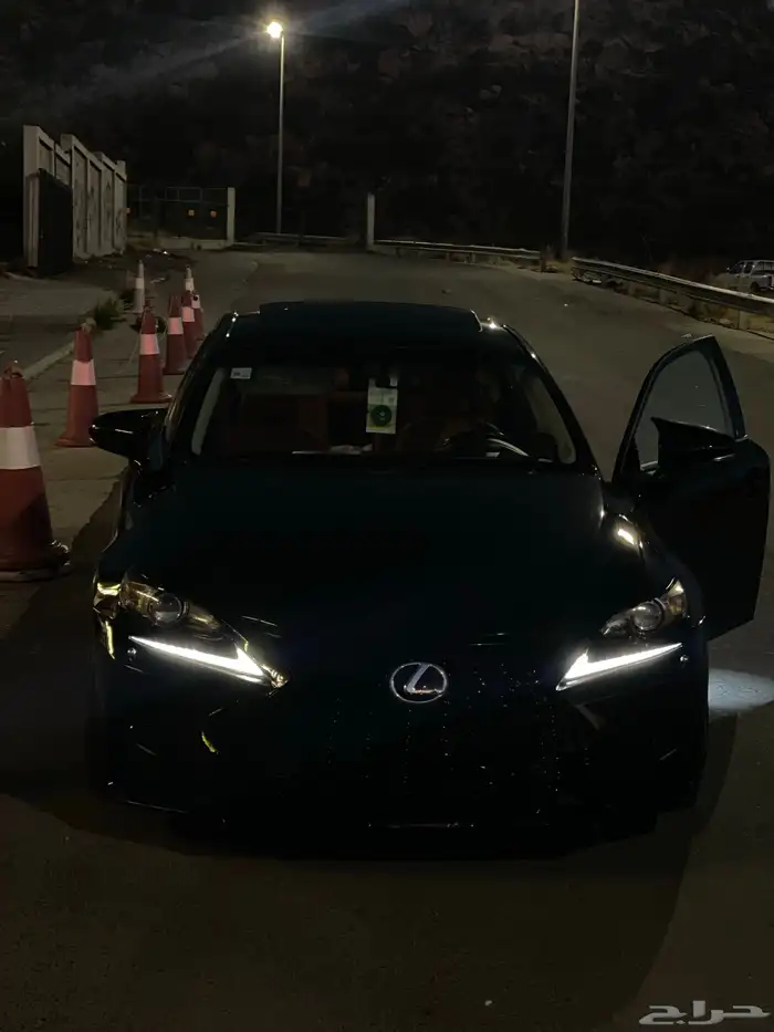 لكزس is(350)2015 فل كامل 5