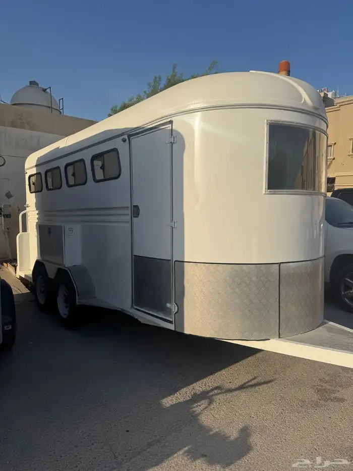عربه نقل خيل مستورده وخفيفه تحمل 4 روس للبيع 0