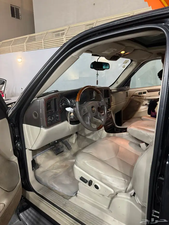 كادلاك اسكاليد 2006 نظيف للبيع 48