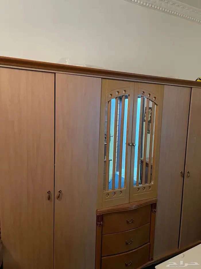 ناوان   دولاب كبير مع تسريحة 1