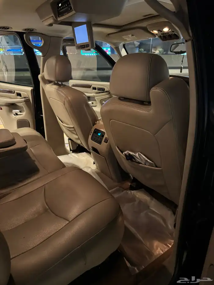 كادلاك اسكاليد 2006 نظيف للبيع 35