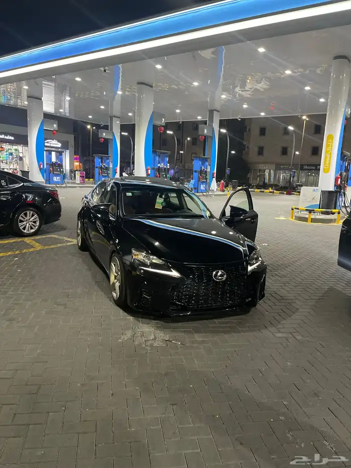 لكزس is(350)2015 فل كامل 12