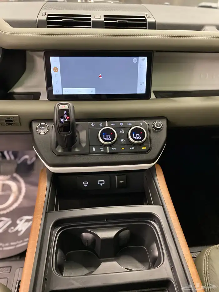 لاندروفر ديفندر 90 9