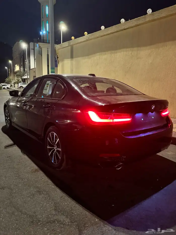 بي ام دبليو 318i جديد اسود 1