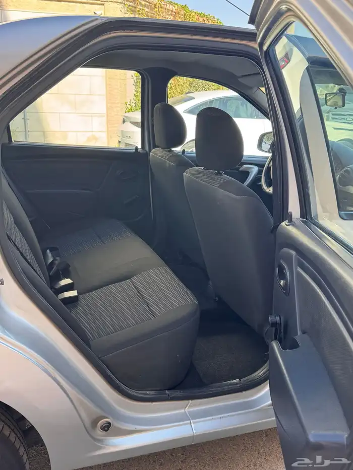 رينو لوغان نظيفه جدا 6