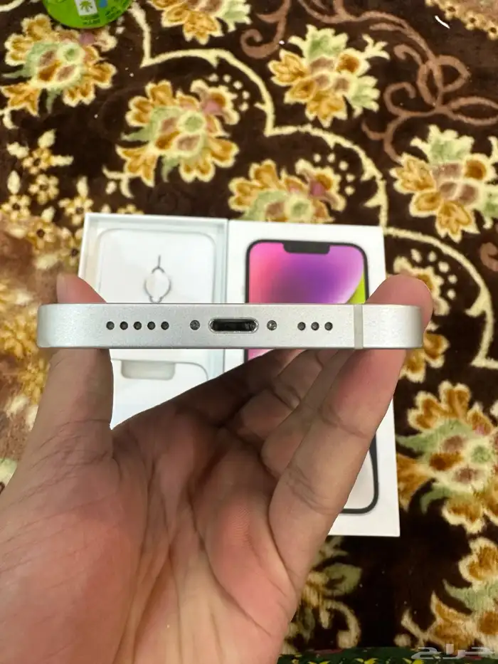 ايفون 14 العادي 4