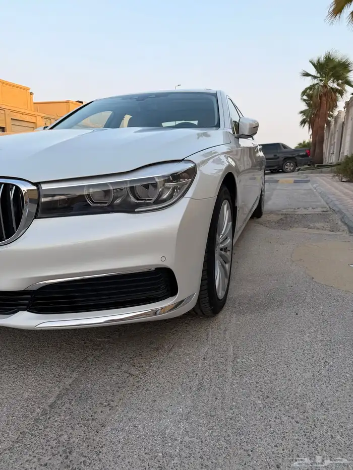 للبيع بي ام دبليو 740 فل كامل 2