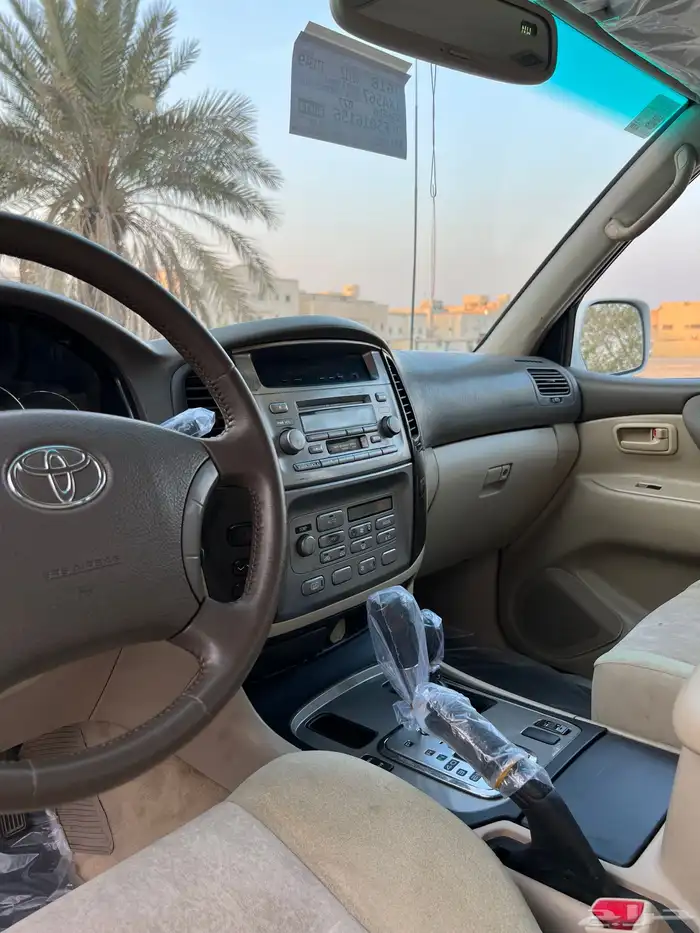 لاندكروزر V-XR نص فل 2004 19
