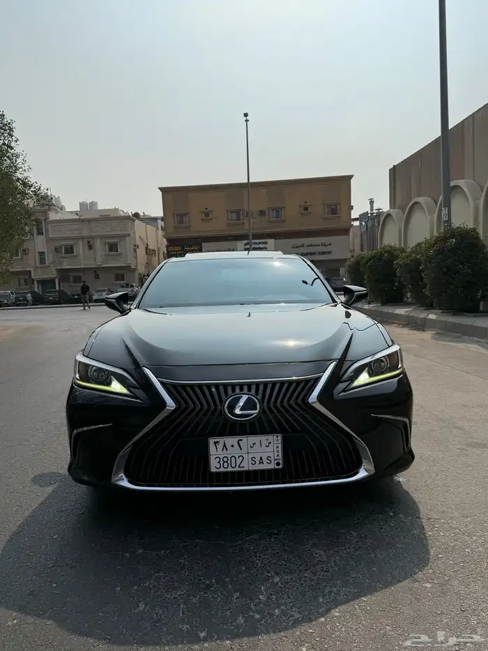 للبيع لكزس موديل 2021 1