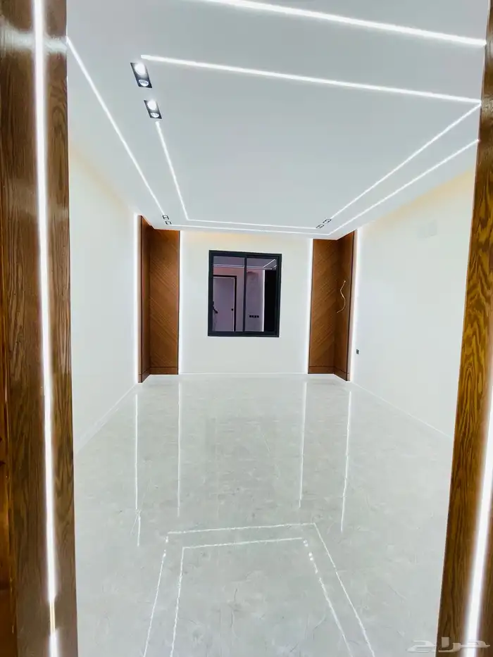 للبيع شقق تمليك علوي مع سطح موقع متميز جدا وسط الخدمات 15