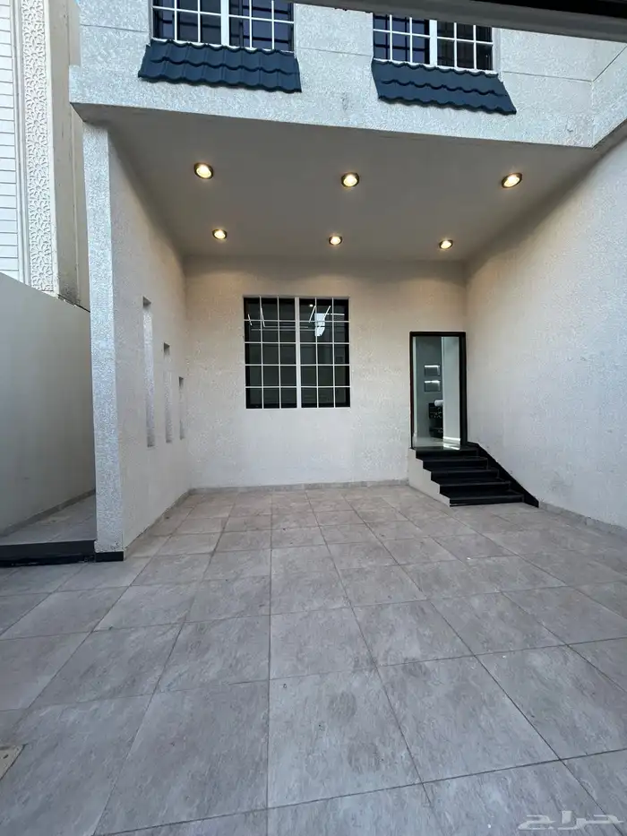 للبيع شقق ارضية تشطيب VIP حي الموسي خميس مشيط 1