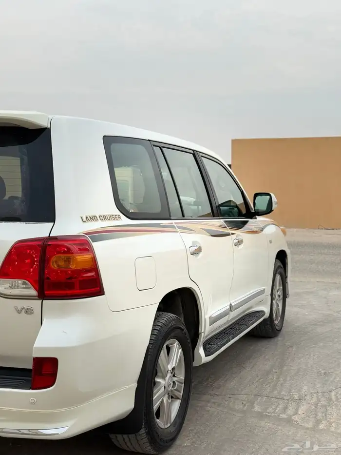 لاند كروزر 2010 شرط عبداللطيف 11