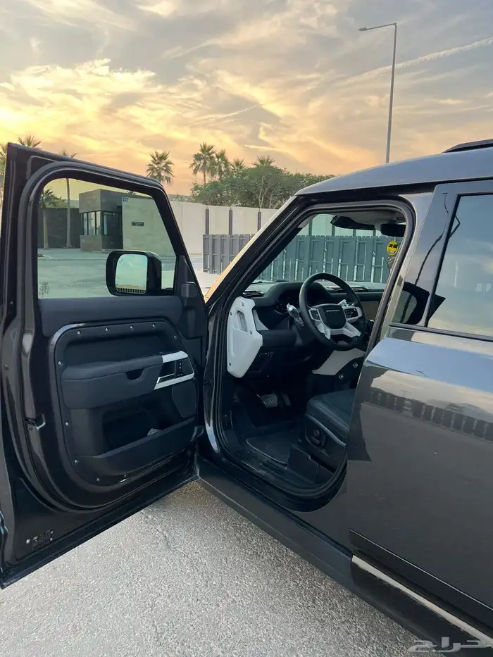 ديفندر 2023 SE P300 12