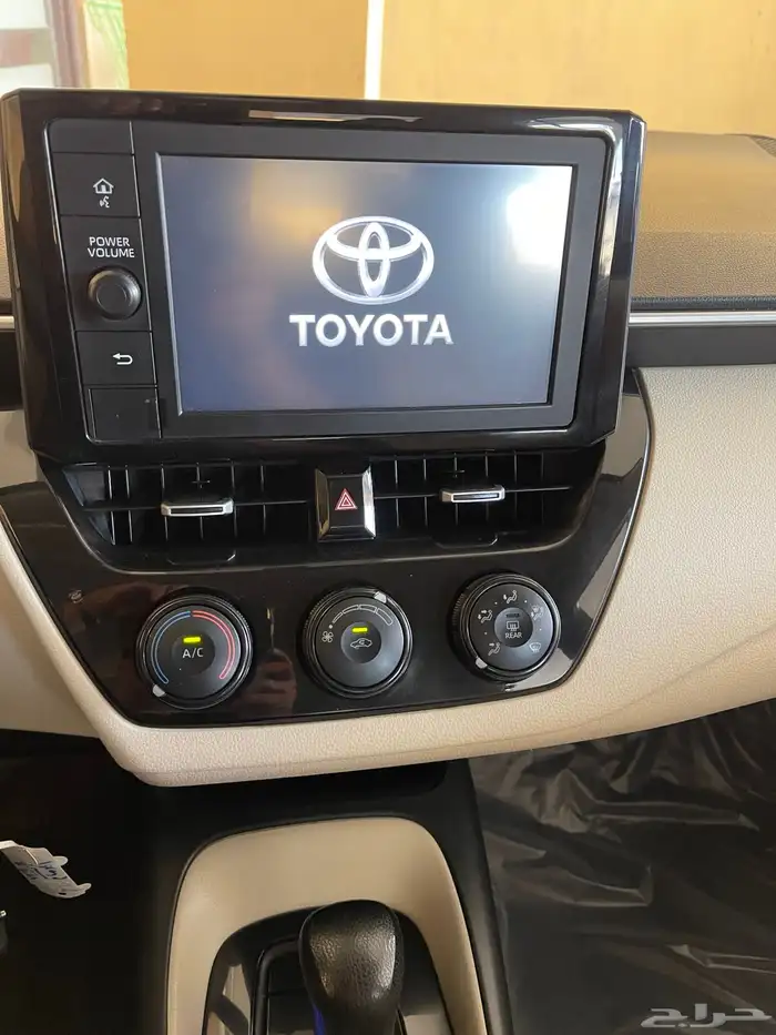 البيع كرولا مخزن بحالة الوكالة أربع سلندر 24