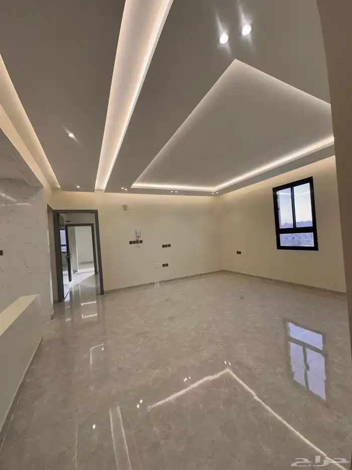 للبيع روف دور علوى وملحق بسعر ممتاز 620 الف خميس مشيط 9