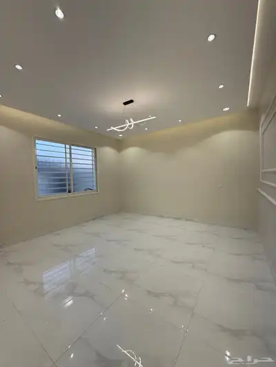 للبيع دور أرضي بحوش كبير شارع 25م قرب حديقة الزهور بالمحالة index