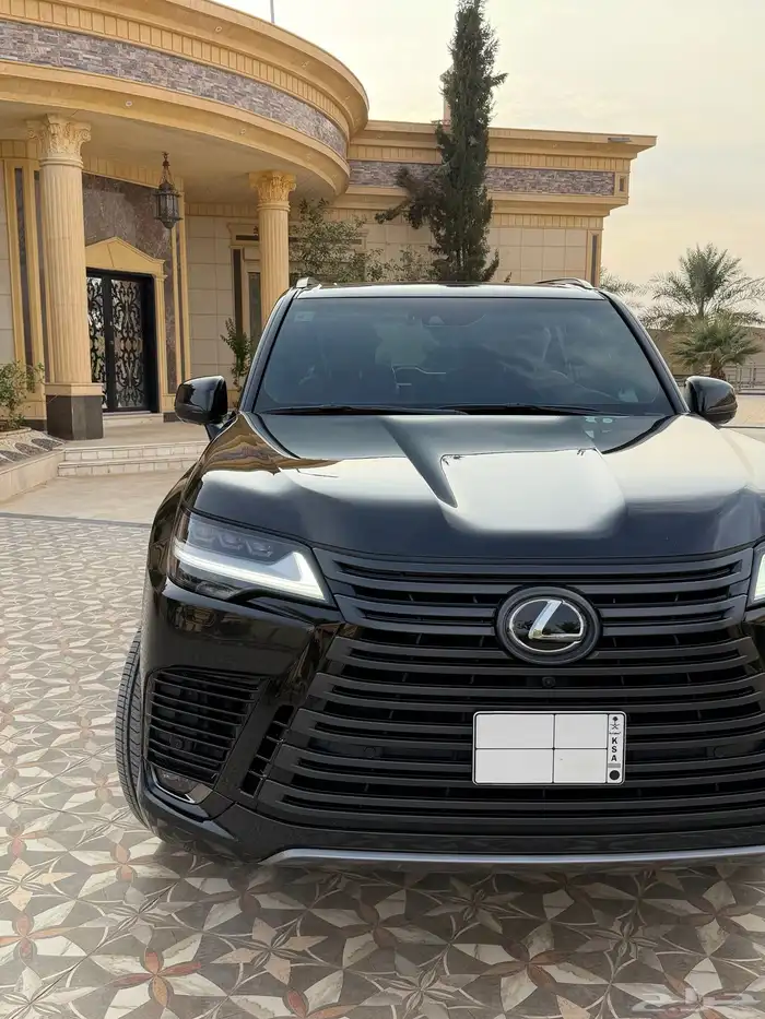 لكزس VIP - LX600 بلاك اديشن موديل 2023 بريمي 9