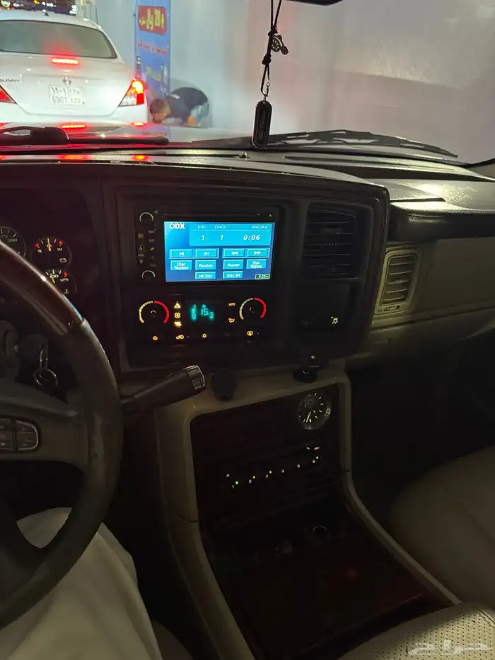 كادلاك اسكاليد 2006 نظيف للبيع 44