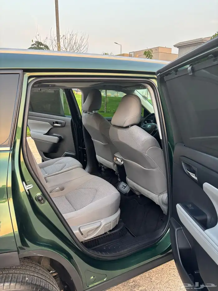 للبيع تويوتا هايلاندر اخو الجديد وكاله وممشى قليل موديل2023 6