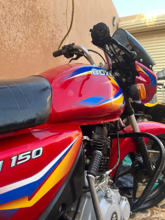 دراجه نارية من تصنيع شركة Bajaj Auto Ltd الهندية. 5