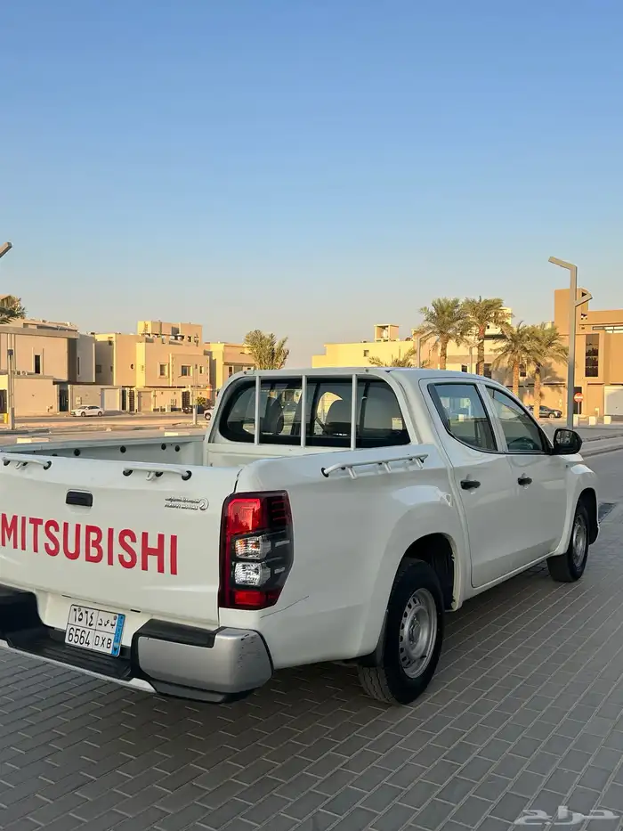 ميتسوبيشي L200 بنزين 2022 6