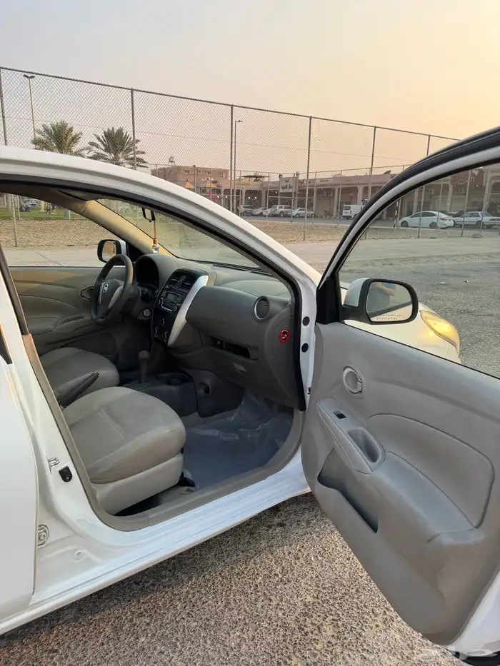 نيسان صني ابيض 2016 مالك اول محركات شرط 16