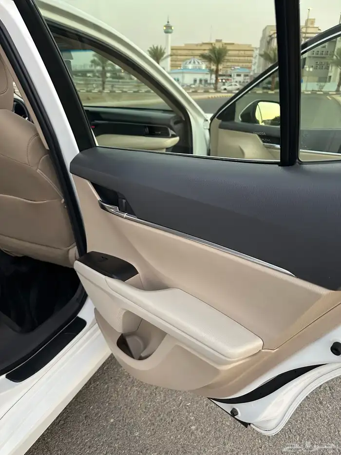 كامري LE 2024 سعودي ( بحالة الوكالة ) خالي من الرش 36