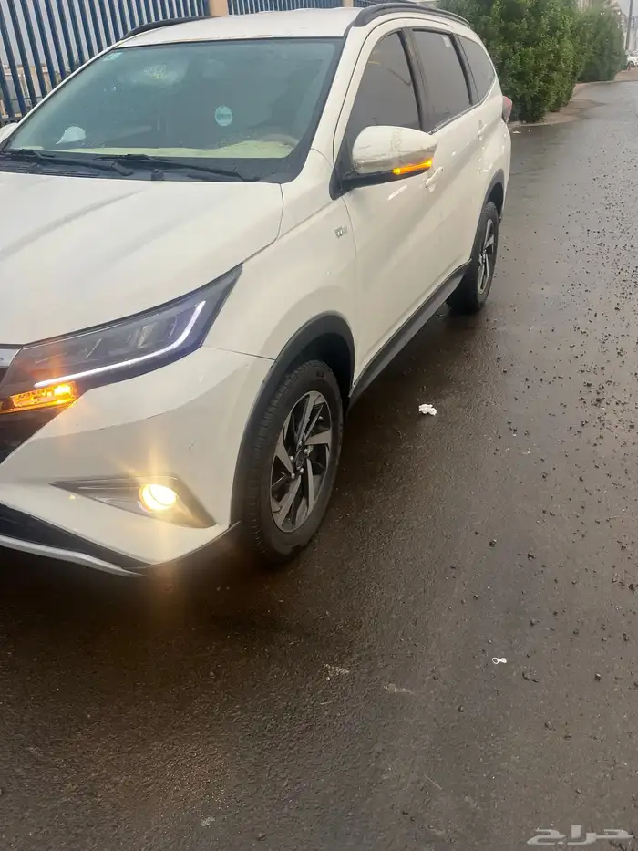 للبيع تويوتا راش سياره عائليه واقتصاديه 0