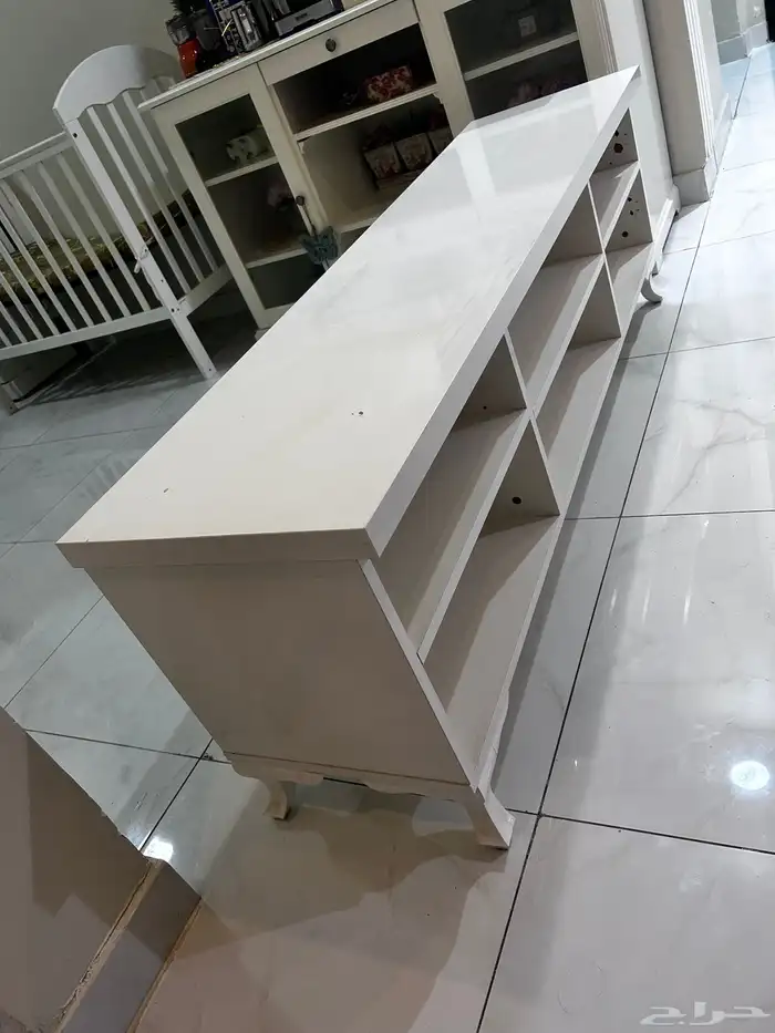 طاولة تلفاز 2