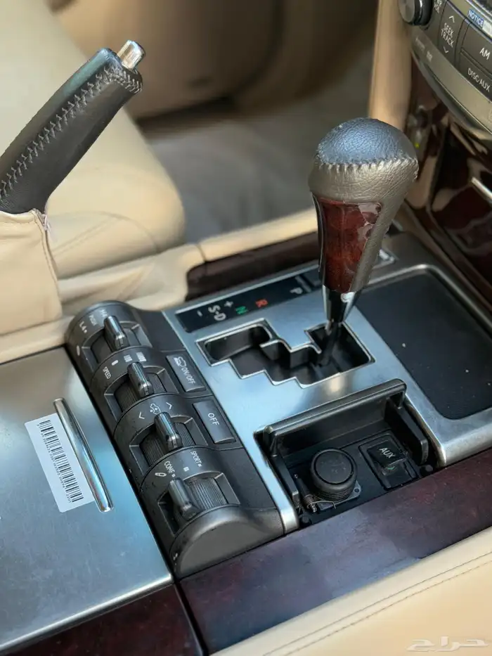 جيب لكزس LX570 موديل 2009 فل كامل 13