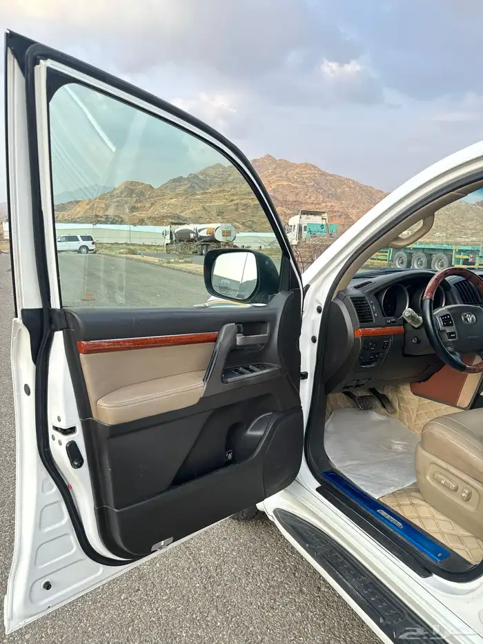 فيكسار 2009 فل كامل نظيف جدا 10