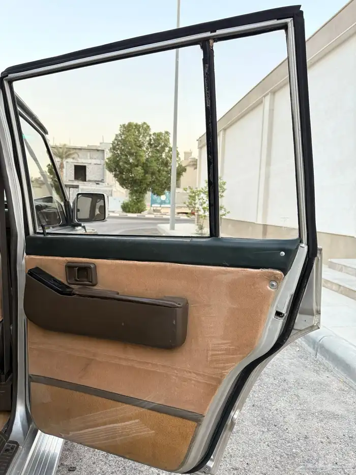 نيسان باترول 1992 37