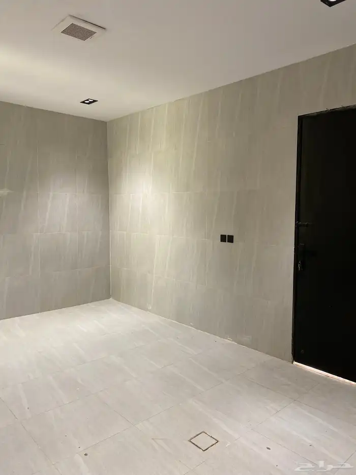 فلل للبيع في العريجاء الغربي شارع ابن حزم 9