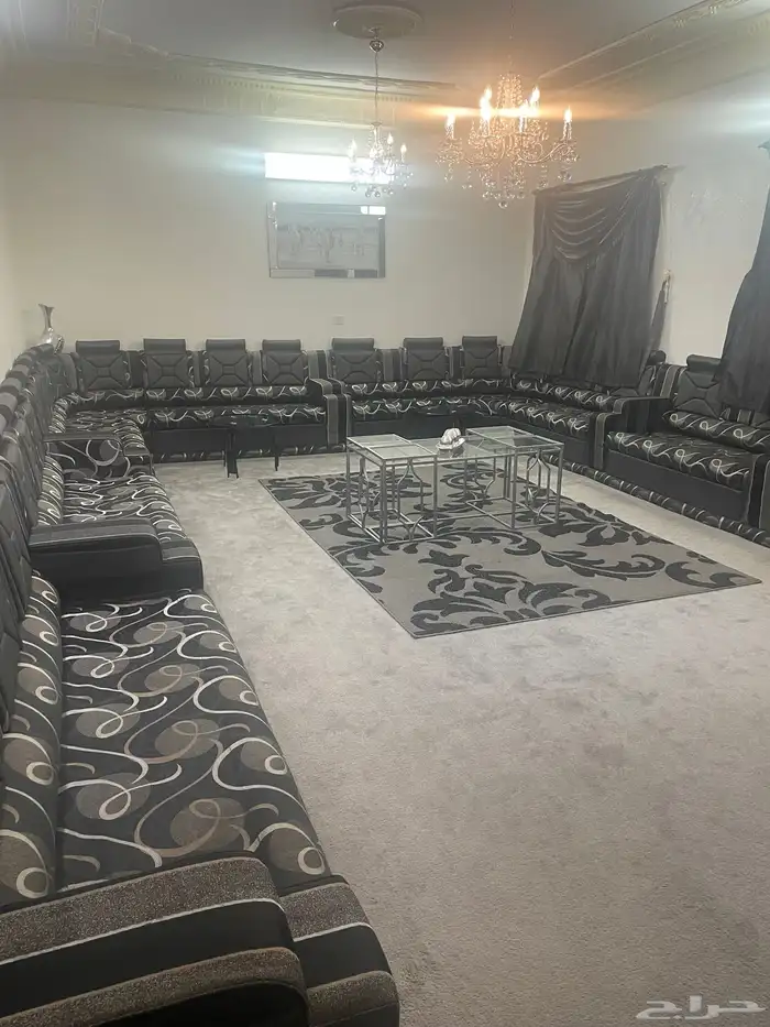 كنب مجلس للبيع معا الستاير نضيف 0