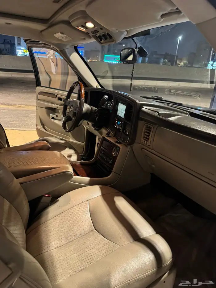 كادلاك اسكاليد 2006 نظيف للبيع 33