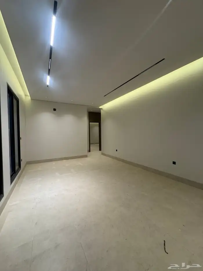 للبيع تاون هاوس ودور ارضي بحي المنار 2