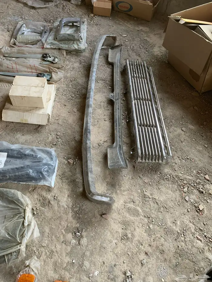 قطع غيار تايوتا هايلكس 83-82-81-80-79 8