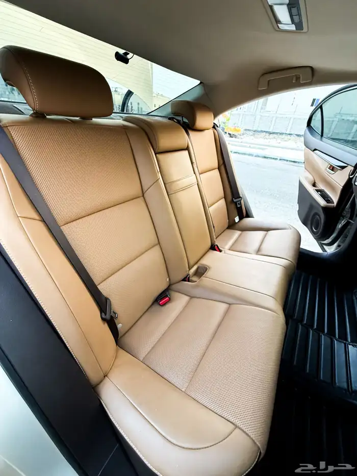 للبيع لكزس ES350 موديل 2018 5